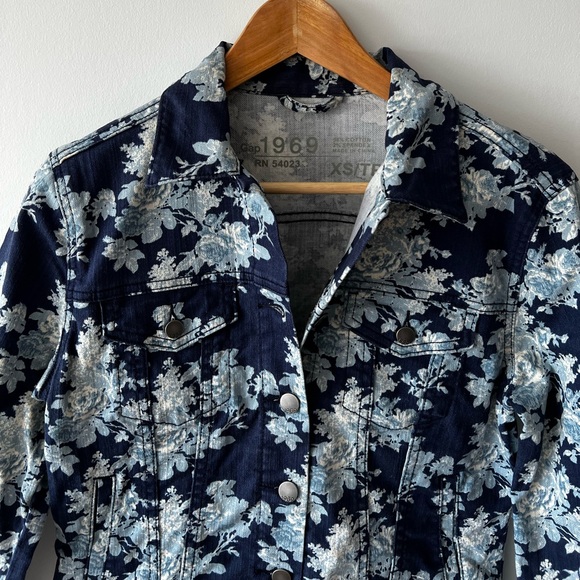 Floral GAP jean jacket - Picture 3 of 4